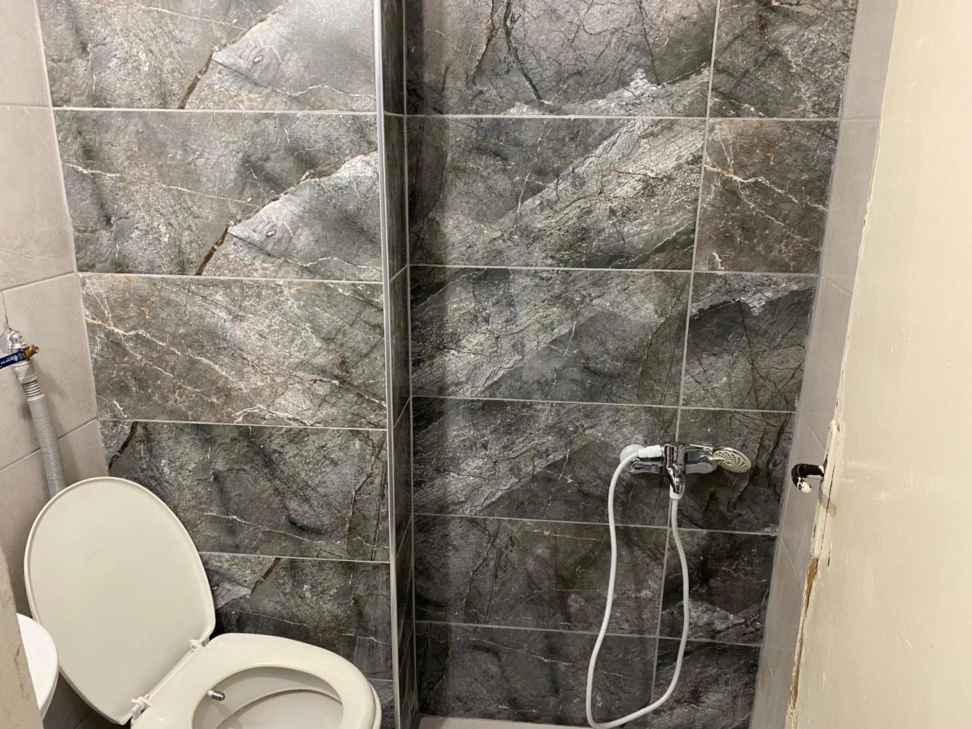 Oez Altinbasak Otel Анкара Екстериор снимка